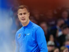 Jon Scheyer, prospecto 5 estrelas da Duke Land em grande anúncio de recrutamento Jon Scheyer, prospecto 5 estrelas da Duke Land em grande anúncio de recrutamento