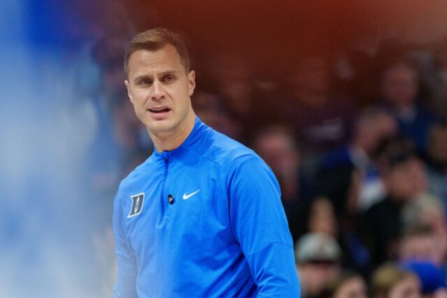Jon Scheyer, prospecto 5 estrelas da Duke Land em grande anúncio de recrutamento

