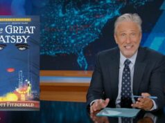 Jon Stewart invade a festa com tema de ‘Grande Gatsby’ de Trump em meio à paralisação do governo: ‘Óptica de deixá-los comer bolo’ | Vídeo Jon Stewart invade a festa com tema de 'Grande Gatsby' de Trump em meio à paralisação do governo: 'Óptica de deixá-los comer bolo' | Vídeo
