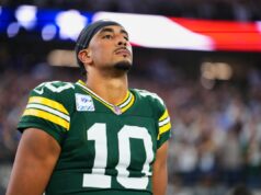 Jordan Love, do Packers, sai do jogo com lesão preocupante Jordan Love #10 of the Green Bay Packers