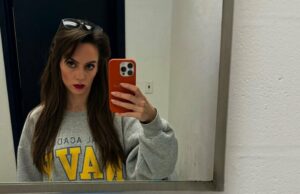 Jordon Hudson se trolla no Halloween por causa da entrevista de Bill Belichick na CBS Fantasias de Halloween de celebridades 2025