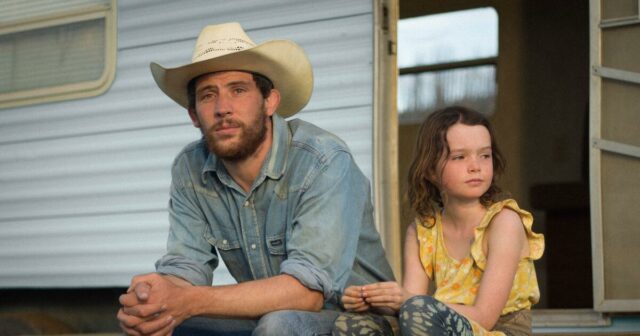 Josh O'Connor, sempre fascinante, continua vagando por uma área solitária em 'Rebuilding'
