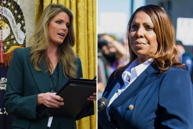 A procuradora-geral de Nova York, Letitia James, falando em um pódio com microfones na frente de uma multidão.