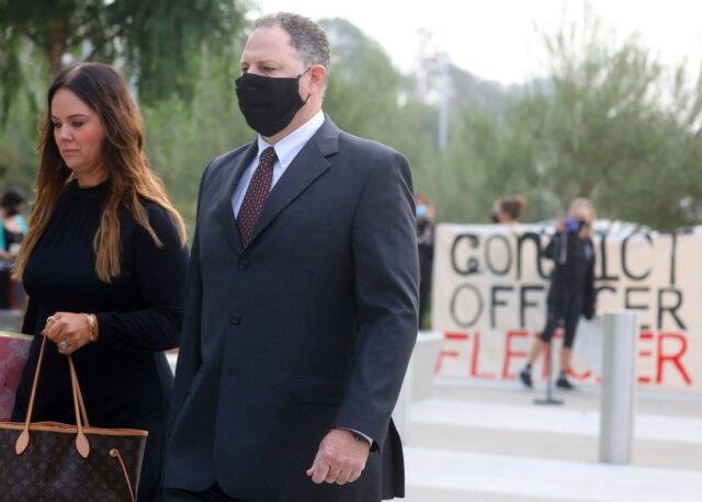 Juiz nega tentativa de encerrar caso de homicídio culposo contra Juiz nega tentativa de encerrar caso de homicídio culposo contra ex-policial de San Leandro, repreende 'arrogância' do promotor