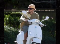 Justin Bieber chega a Palm Springs com scooter imagem de scooter de justin bieber direto 1