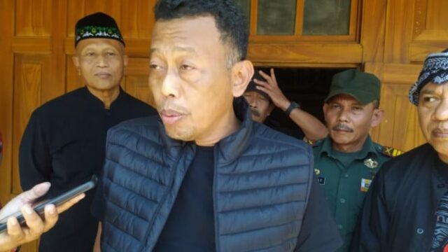 KPK revela que o regente de Ponorogo recebeu IDR 2,6 KPK revela que o regente de Ponorogo recebeu IDR 2,6 bilhões de três grupos de corrupção