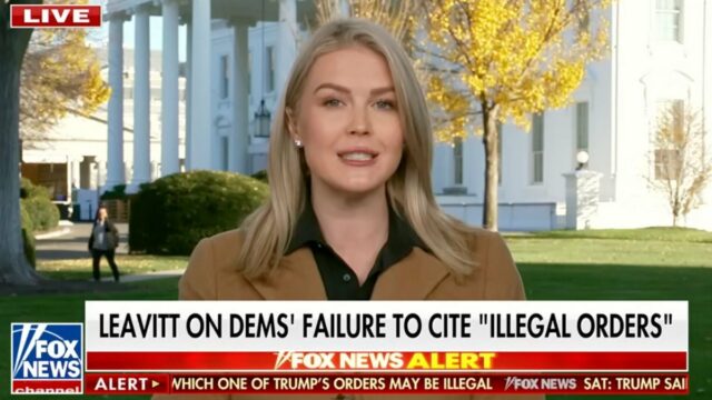 Karoline Leavitt defende investigação de Mark Kelly após postagem 'flagrante e completamente irresponsável' nas redes sociais | Vídeo
