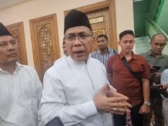 Katib Syuriyah confirma que a demissão de Gus Yahya como presidente do PBNU não está relacionada a questões de mineração! Katib Syuriyah confirma que a demissão de Gus Yahya como presidente do PBNU não está relacionada a questões de mineração!