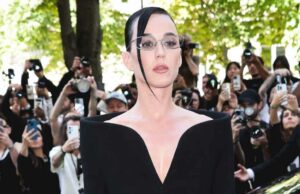 Katy Perry diz que ‘lutou por meses’ para escolher lançar nova música Katy Perry faz piadas sobre não se apaixonar mais por ingleses em meio ao romance de Justin Trudeau