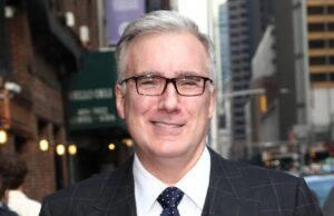 Keith Olbermann rejeita as críticas de Ryan Lizza sobre seu caso de amor ‘generoso’ com Olivia Nuzzi: ‘I Made an F-Ton Then’ Keith Olbermann rejeita as críticas de Ryan Lizza sobre seu caso de amor 'generoso' com Olivia Nuzzi: 'I Made an F-Ton Then'
