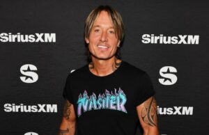 Keith Urban canta ‘Pink Pony Club’ na festa de Mar-a-Lago com Donald Trump GettyImages-2239008750-Nicole-Kidman-faz a primeira aparição pública em meio ao divórcio urbano de Keith