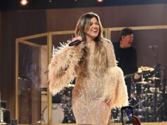 Kelly Clarkson ajuda os fãs a se envolverem no primeiro show desde a morte do ex Programas adiados da linha do tempo de Kelly Clarkson