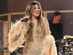 Kelly Clarkson anuncia retorno à residência em Las Vegas após morte de Brandon Blackstock Programas adiados da linha do tempo de Kelly Clarkson