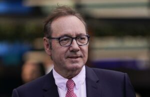 Kevin Spacey diz que ‘não tem casa’ após alegações de agressão sexual: ‘Os custos… foram astronômicos’ Kevin Spacey diz que 'não tem casa' após alegações de agressão sexual: 'Os custos... foram astronômicos'