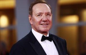 Kevin Spacey enfrentará mais acusações de agressão sexual no Tribunal Civil de Londres Kevin Spacey enfrentará mais acusações de agressão sexual no Tribunal Civil de Londres