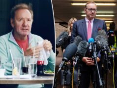 Kevin Spacey revela que está sem-teto anos após escândalo de agressão sexual Kevin Spacey revela que está sem-teto anos após escândalo de agressão sexual