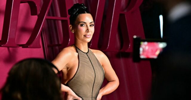Kim Kardashian consultou um cirurgião cerebral após aneurisma surpresa Kim Kardashian consultou um cirurgião cerebral após aneurisma surpresa