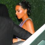 Kim Kardashian se juntou a suas irmãs Kylie Jenner e Kendall Jenner enquanto elas aumentavam o glamour para comemorar o 70º aniversário de sua matriarca Kris Jenner no fim de semana