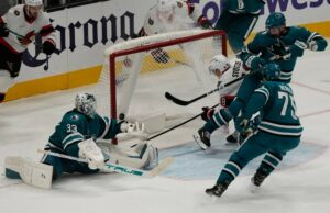 Klingberg, do Sharks, senta-se após erro; A vaga na escalação estará disponível para o centro jovem? Klingberg, do Sharks, senta-se após erro; A vaga na escalação estará disponível para o centro jovem?