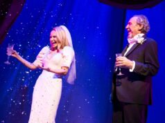 Kristin Chenoweth assume um papel grandioso em ‘A Rainha de Versalhes’ na Broadway Kristin Chenoweth assume um papel grandioso em 'A Rainha de Versalhes' na Broadway