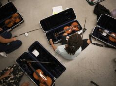 LA Phil destrói a filial do leste de Los Angeles do programa da Orquestra Juvenil de Dudamel meses antes de sua partida LA Phil destrói a filial do leste de Los Angeles do programa da Orquestra Juvenil de Dudamel meses antes de sua partida