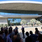 LACMA se recusa a reconhecer voluntariamente o sindicato, pois os trabalhadores alegam esgotamento com a abertura de um novo prédio