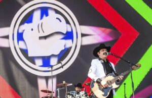 ‘La Chona’ de Los Tucanes de Tijuana será apresentado no ‘Fortnite Festival’ 'La Chona' de Los Tucanes de Tijuana será apresentado no 'Fortnite Festival'