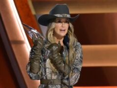Lainey Wilson sugere a data do casamento depois de ganhar o prêmio principal em 2025 CMAs CMA Awards 2025 59ª chegada Kelsea Ballerini Lainey Wilson LeAnn Rimes 2247543865 2247538409 2247540061
