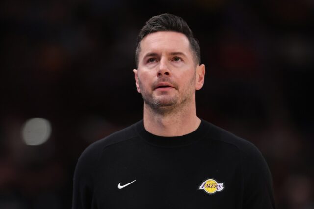 Lakers anuncia atualização sobre novato promissor que ainda fará estreia JJ Redick Los Angeles Lakers