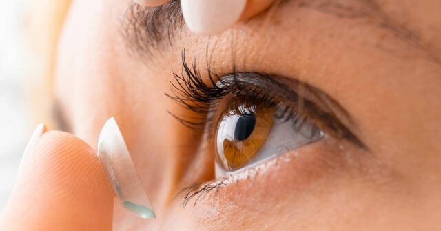 Lançamento de uma maneira fácil de reciclar pacotes de lentes Lançamento de uma maneira fácil de reciclar pacotes de lentes de contato de plástico