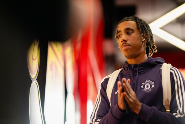 Leny Yoro, ás do Man Utd, finalmente quebra o silêncio ícone de correio