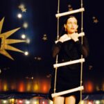 Les Films du Losange revela a primeira cena de Riley Keough no novo filme de Albert Serra 'Out of This World' (EXCLUSIVO)