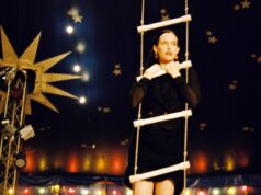 Les Films du Losange revela a primeira cena de Riley Keough no novo filme de Albert Serra ‘Out of This World’ (EXCLUSIVO) Les Films du Losange revela a primeira cena de Riley Keough no novo filme de Albert Serra 'Out of This World' (EXCLUSIVO)