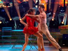Lewis Cope do Strictly Come Dancing e sua parceira Katya Jones iniciam o programa da BBC com uma rotina enérgica depois de marcar 40 pontos perfeitos em sua escolha de casal Strictly Come Dancing voltou às telas no sábado para a sétima semana do programa da BBC, com Lewis Cope e sua parceira profissional Katya Jones subindo ao palco primeiro