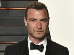 Liev Schreiber, 58 anos, levado ao hospital onde está sendo submetido a uma ‘bateria de exames’ Liev Schreiber, 58 anos, foi internado no hospital no domingo depois de sofrer uma forte dor de cabeça. O ator passou a noite no hospital por ordem do médico e na segunda-feira passou por uma ‘bateria de exames’ segundo o TMZ; Foto em fevereiro de 2016