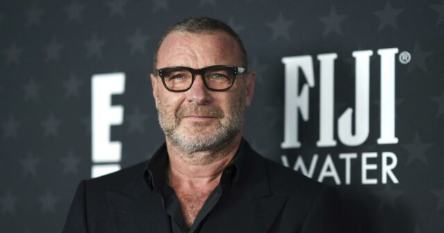 Liev Schreiber ‘autorizado para retornar ao trabalho’ após hospitalização no Liev Schreiber ‘autorizado para retornar ao trabalho’ após hospitalização no fim de semana, confirma representante