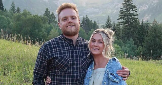 Recurso do álbum da família Lindsay Arnold e Sam Cusick