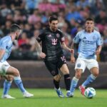 Lionel Messi reage durante a partida da MLS entre New York City FC e Inter Miami CF no Citi Field em 24 de setembro de 2025 na cidade de Nova York.
