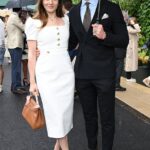 Adam Peaty e sua futura noiva Holly Ramsay têm uma extensa lista de casamento de luxo com presentes que vão desde um caro forno de churrasco de £ 1.896 e uma mesa de mogno de £ 995 até uma moldura de foto de £ 42 e o item mais barato por £ 23, o Daily Mail pode revelar