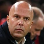 Liverpool devastado, Arne Slot relutante em falar sobre contrato