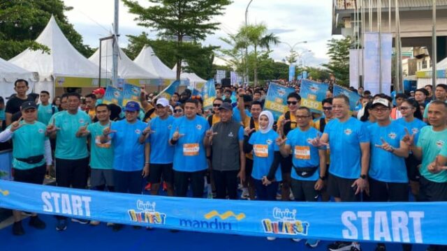 Livin' Fest 2025 em Makassar, Bank Mandiri sinergiza MPMEs e indústrias criativas
