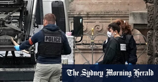 Louvre rouba o trabalho de pequenos criminosos, não do crime A segurança no museu do Louvre foi reforçada desde o crime audacioso.