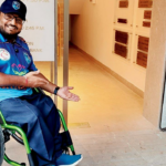 MCA instala rampa permanente para cadeirantes