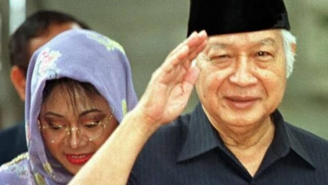 MUI e acadêmicos valorizam Soeharto como digno do título de herói
