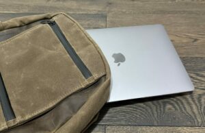 MacBook de baixo custo e mais lançamentos no primeiro trimestre de 2026, diz o relatório Viagem MacBook Air | Meu MBA deslizando em uma mochila