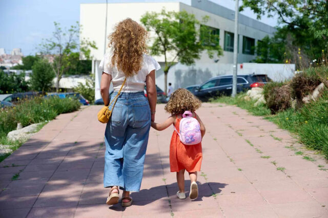 Mãe fica furiosa depois de descobrir que a sogra disse GettyCrianças em uma sala de aula (imagem de banco de imagens)