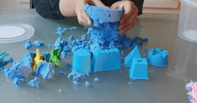 Mais de 300 escolas da África do Sul relatam ter areia ligada ao recall de amianto
