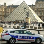 Mais quatro presos em roubo de joias do Louvre, dizem autoridades