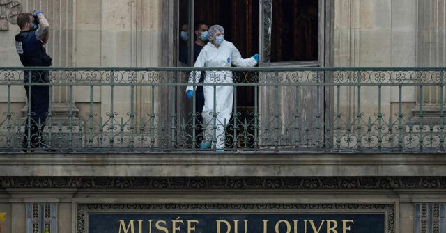 Mais quatro presos por roubo de joias do Louvre de US$ 157 milhões
