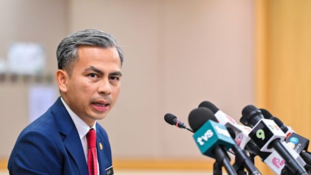 Malásia planeja seguir proibição de mídia social para menores de 16 anos na Austrália
